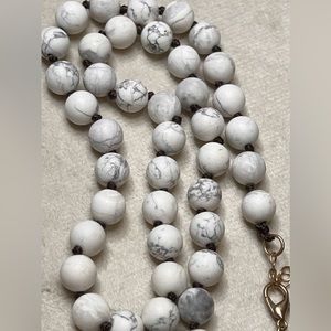 Howlite necklace, small stones